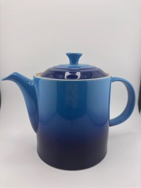 Le Creuset blue Ombre Ceramic Teapot - Elegant Home Kitchen Teapot